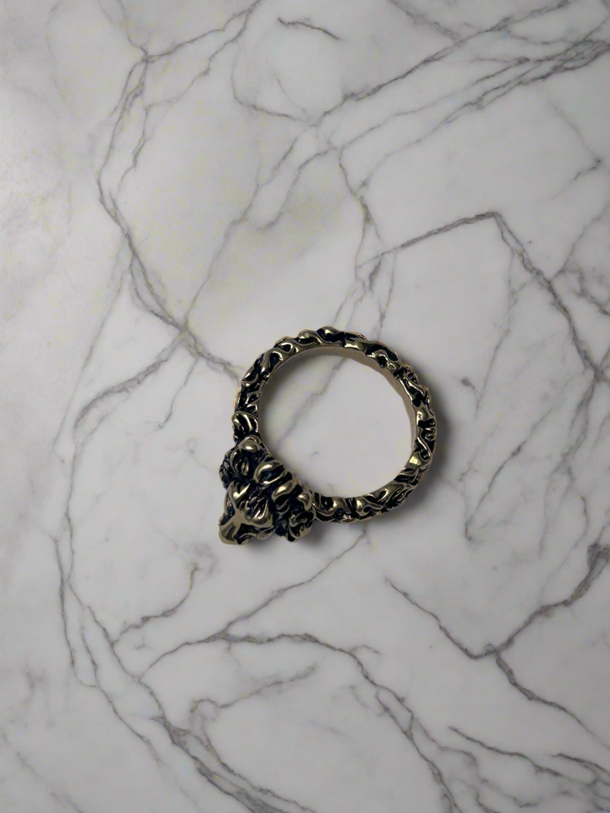 Gucci lion head brass ring